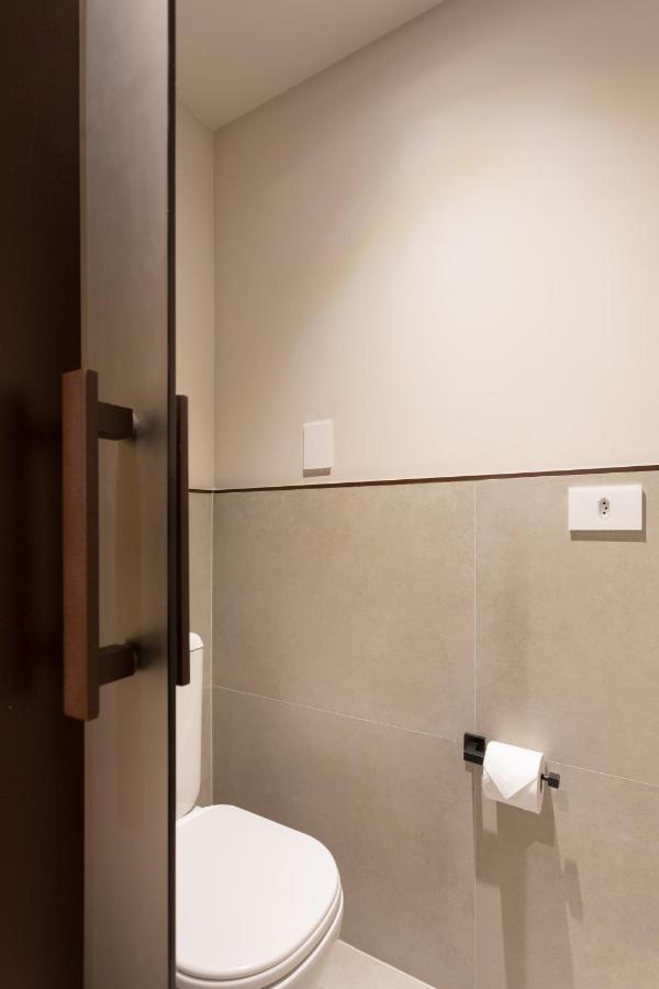 Qoya Hotel Curitiba, Curio Collection By Hilton Dış mekan fotoğraf A Philips hue smart light switch
