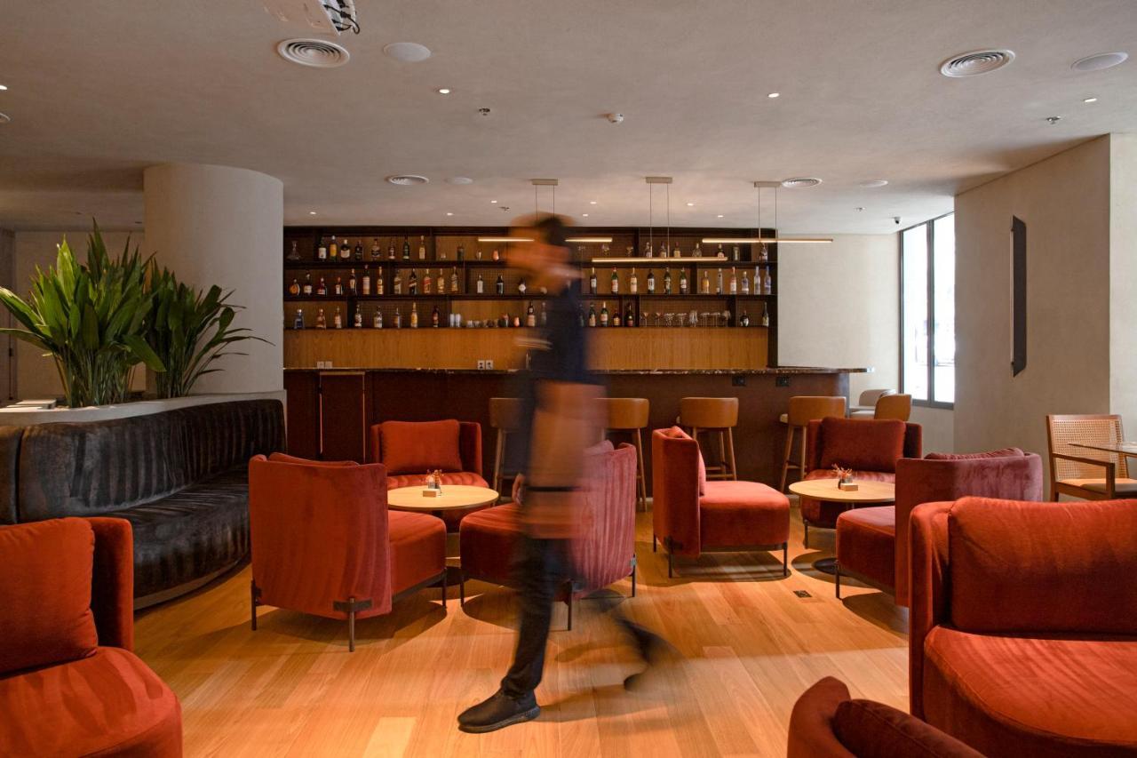 Qoya Hotel Curitiba, Curio Collection By Hilton Dış mekan fotoğraf The bar at the 100 East 53rd Street location