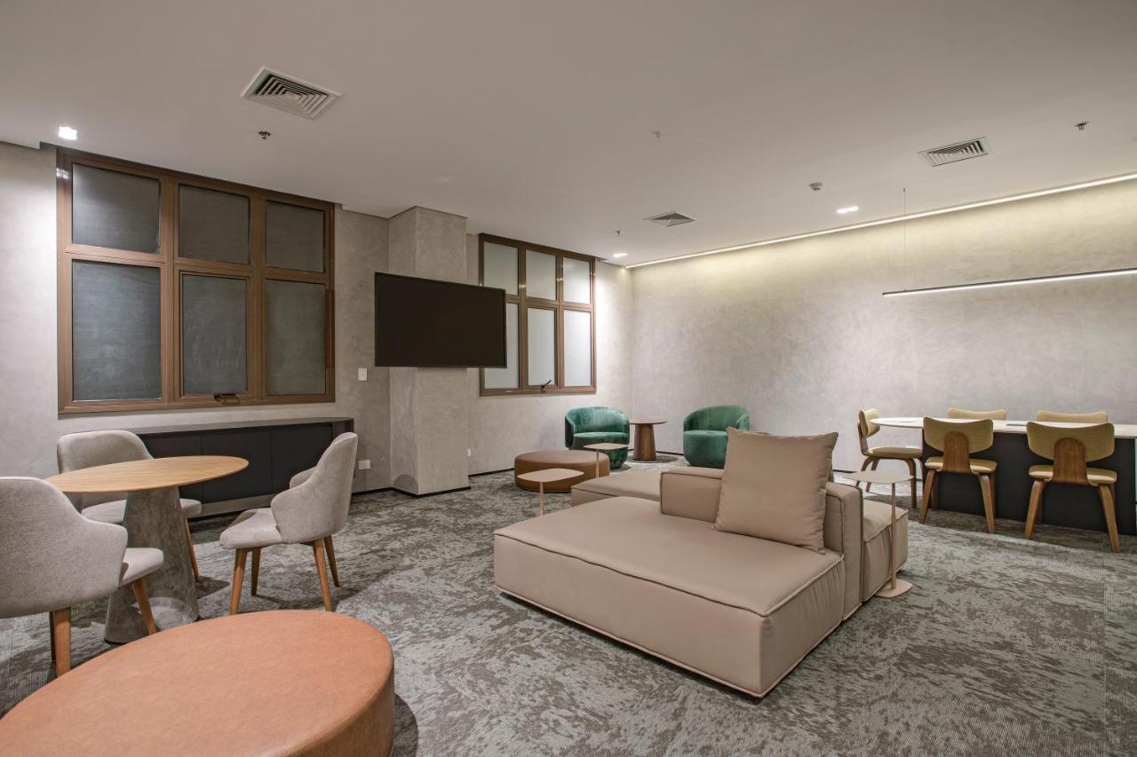 Qoya Hotel Curitiba, Curio Collection By Hilton Dış mekan fotoğraf The lounge at the airport