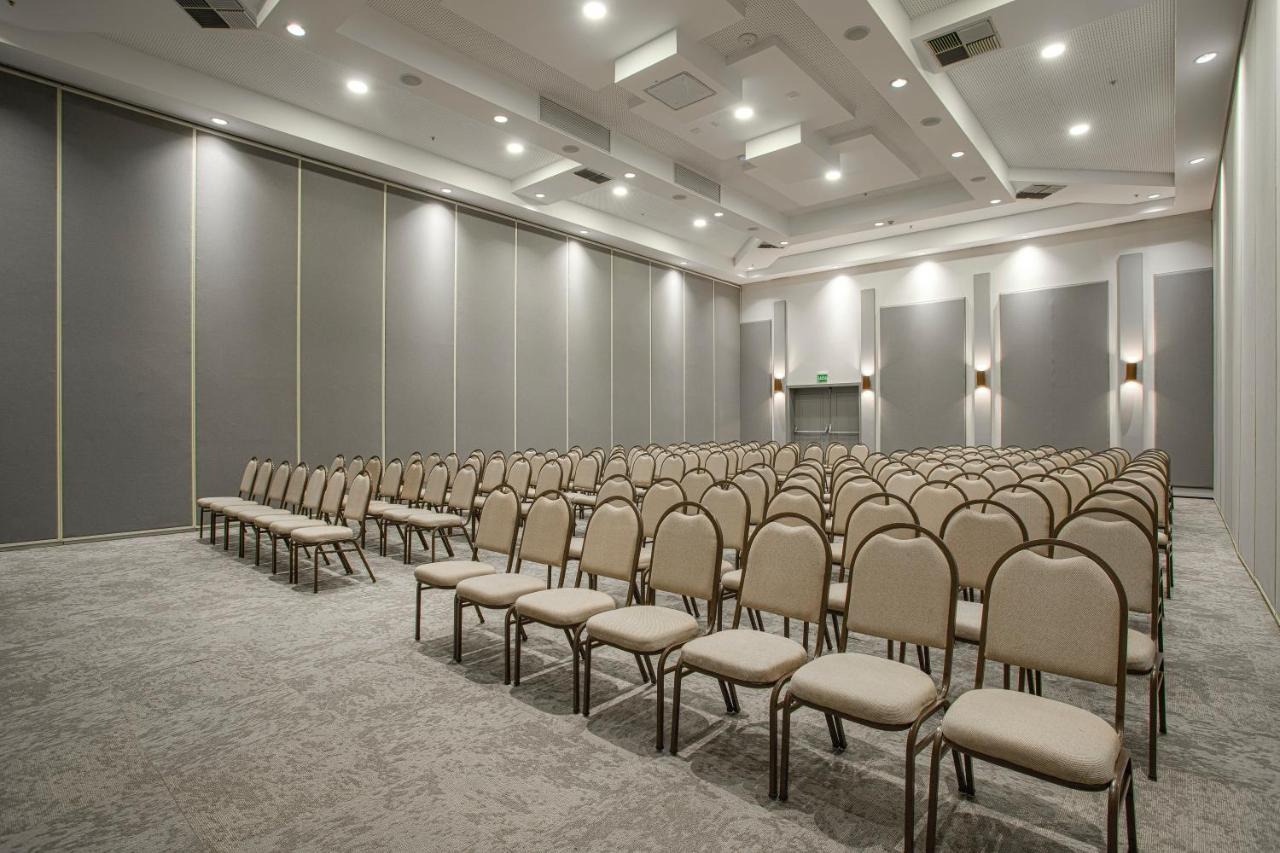 Qoya Hotel Curitiba, Curio Collection By Hilton Dış mekan fotoğraf The ballroom