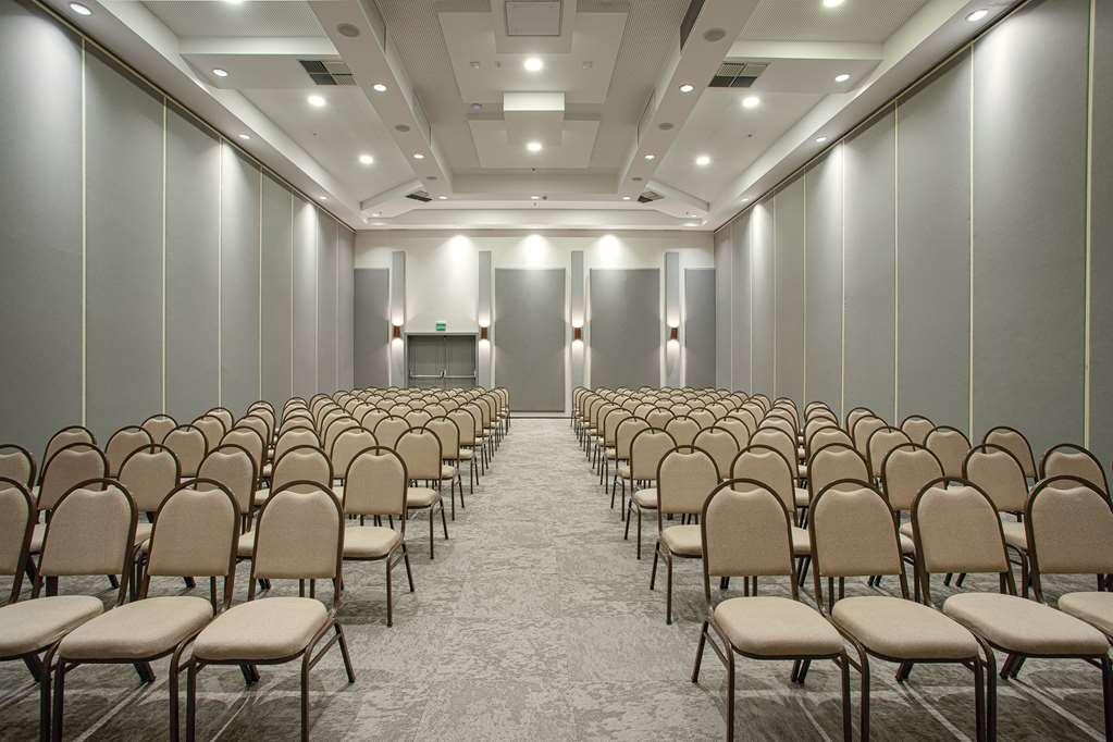 Qoya Hotel Curitiba, Curio Collection By Hilton Konforlar fotoğraf The ballroom